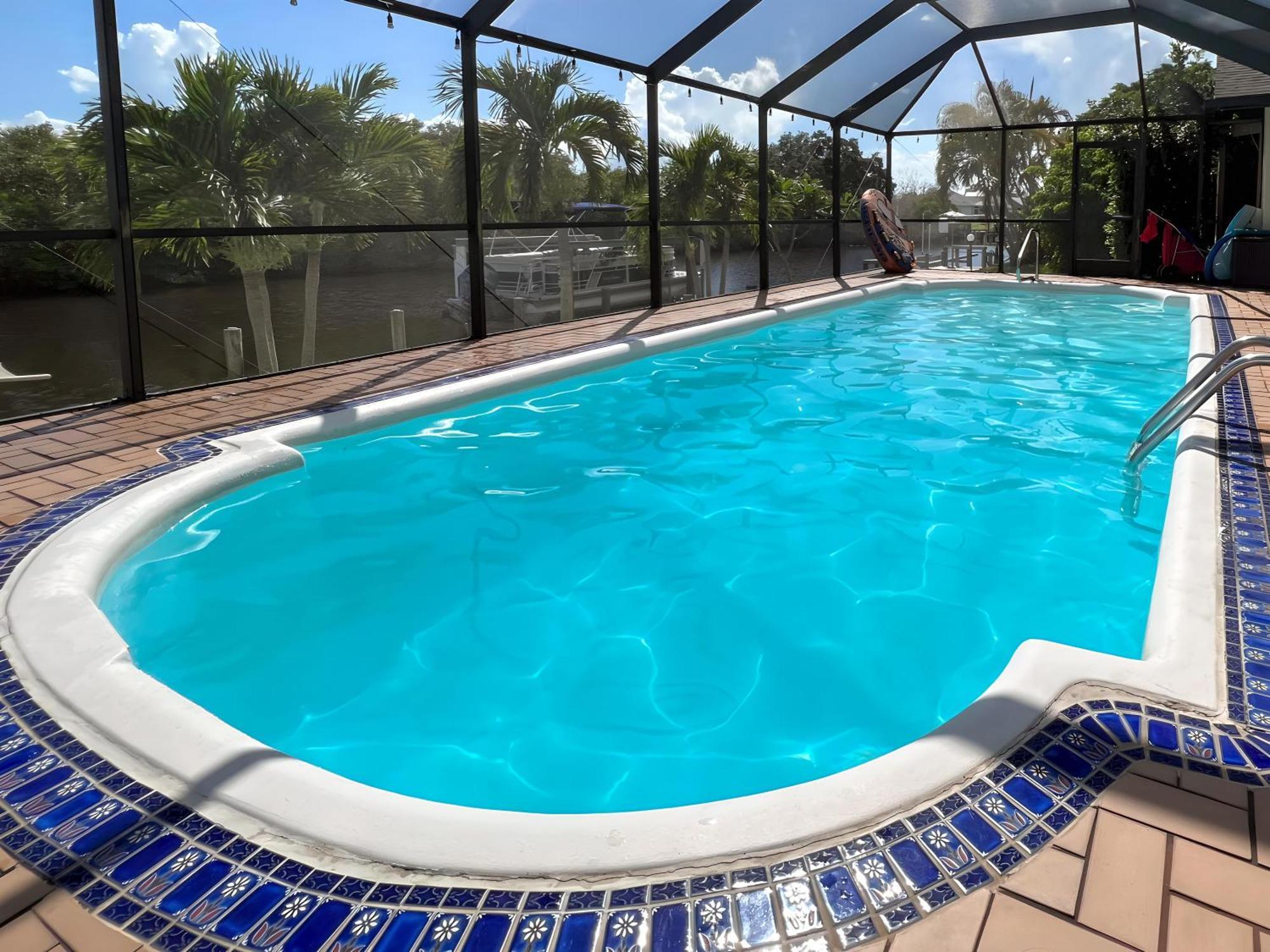 House With A Boatyour Private Waterfront Resort 夏洛特港 外观 照片