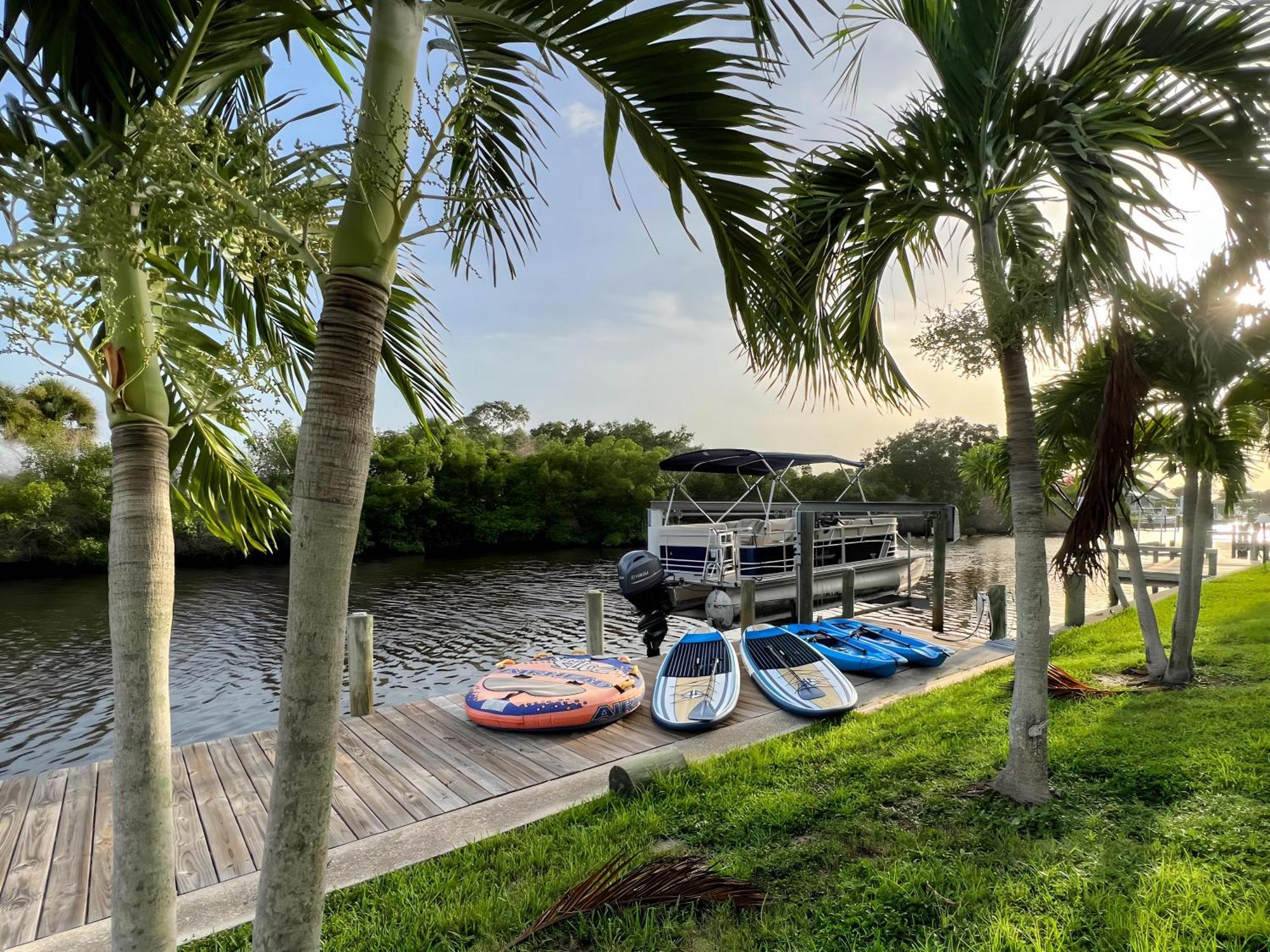 House With A Boatyour Private Waterfront Resort 夏洛特港 外观 照片